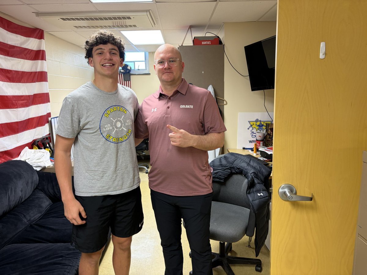 MarcoKonrad2027's tweet photo. Thank you @_CoachFitz for coming to my school today! I am super fired up to get back on campus soon! Go Gate! @Ison50 @_CoachWarner @Coach_McCrann  @okingcoach @Coach_ZBoyes @CoachDeLade @CoachTBiscardi @TajamirTorres @CoachGerbino @CoachRotch @MECSDathletics @MEGRIDIRON https://t.co/QGEp3pLcgu