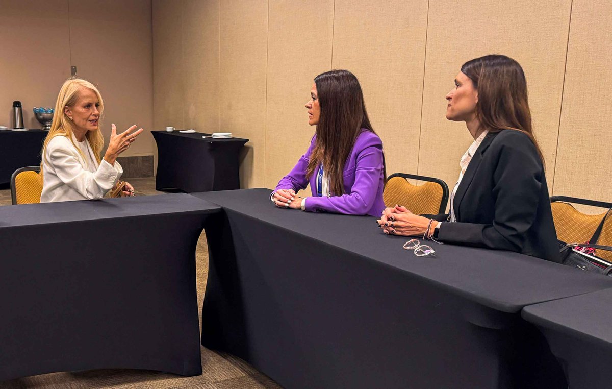 FundacionCare's tweet photo. Fuimos parte del Summit @FifarmaLatam, donde nuestra presidenta, Cecilia Bolocco, expuso sobre los desafíos del cáncer. Además, sostuvimos reuniones con líderes de la industria farmacéutica global para seguir avanzando en alianzas 💪🏻 @Merck #MSD @bmsnews @JNJInnovation https://t.co/zYVapJfKJV
