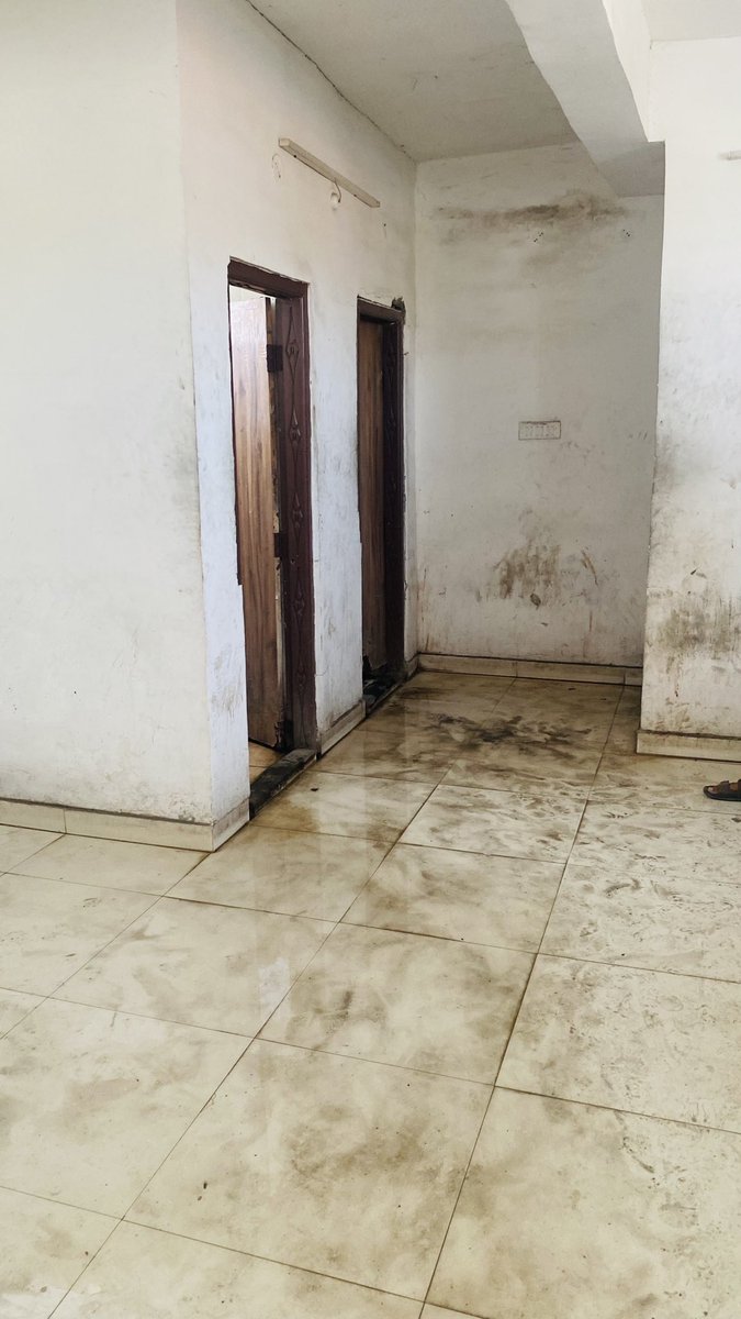 asguhe's tweet photo. @MSRDCLtd @OfficeOfNG @mieknathshinde see the condition of public toilet immediate after Nagpur exit. If we can’t maintain after paying 1500 toll and best management. It’s not impressive for the tourist comes around. #samruddhihighway #toiletcondition #poorhygine https://t.co/fFtjkneSTK