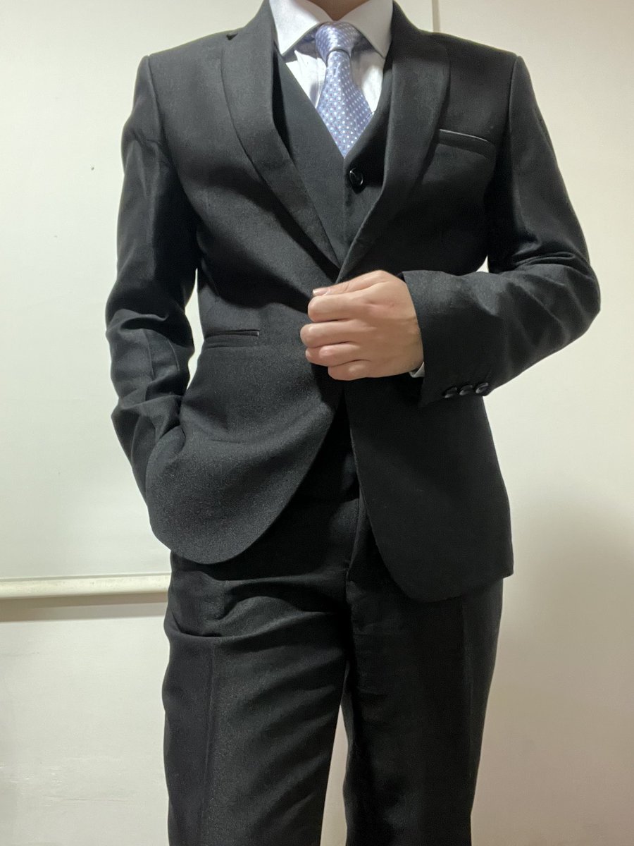 Silver suit tweet media