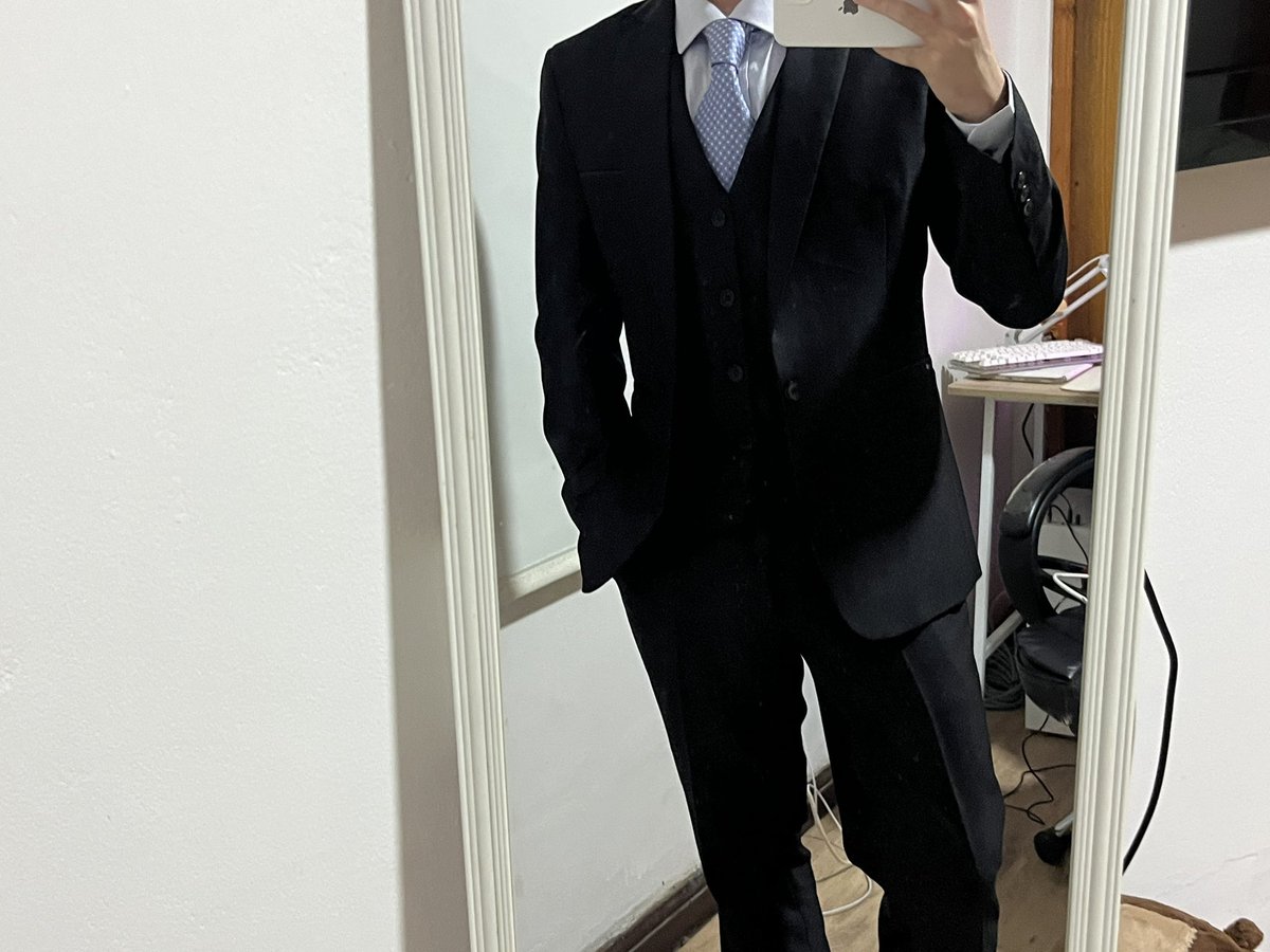 Silver suit tweet media