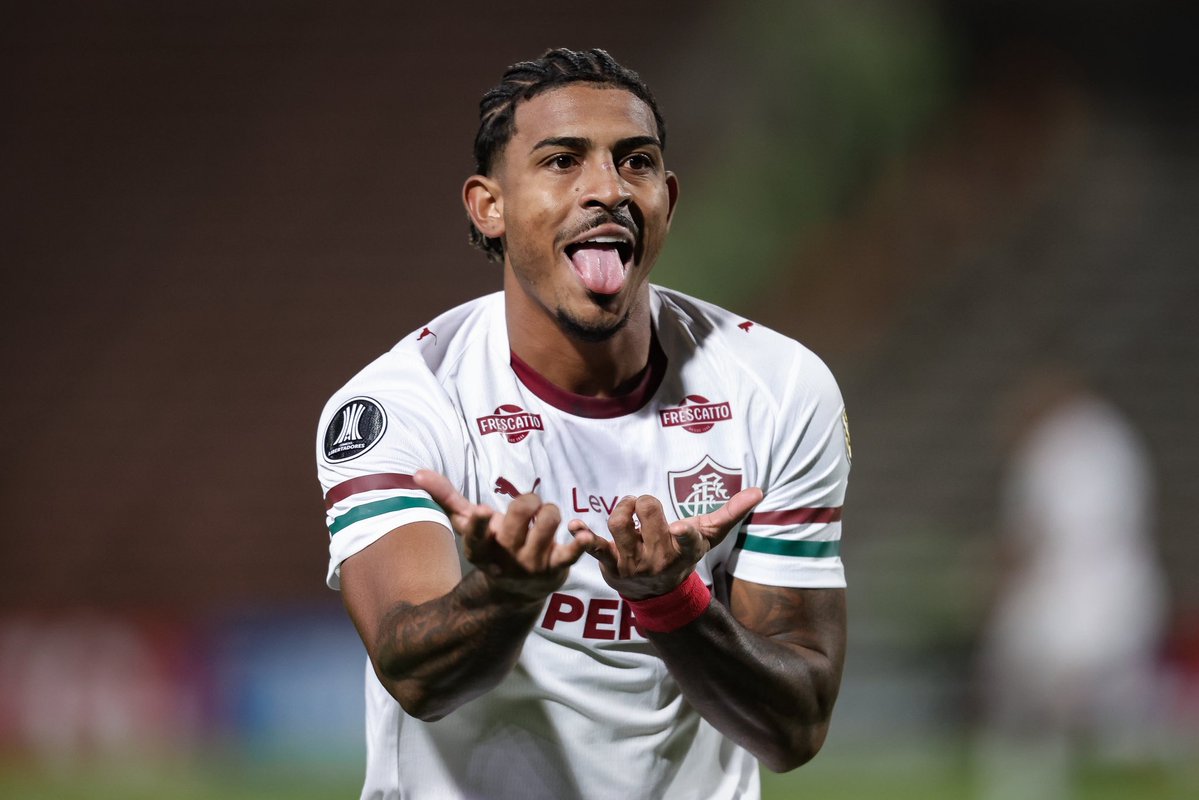 John Kennedy chegou a 10 gols em 28 jogos na temporada pelo Fluminense! 

Em 2023, o centroavante teve 12 gols em 41 partidas.

Ele é o artilheiro do Flu na temporada! 👏🇭🇺

📸 Marcelo Gonçalves/Fluminense