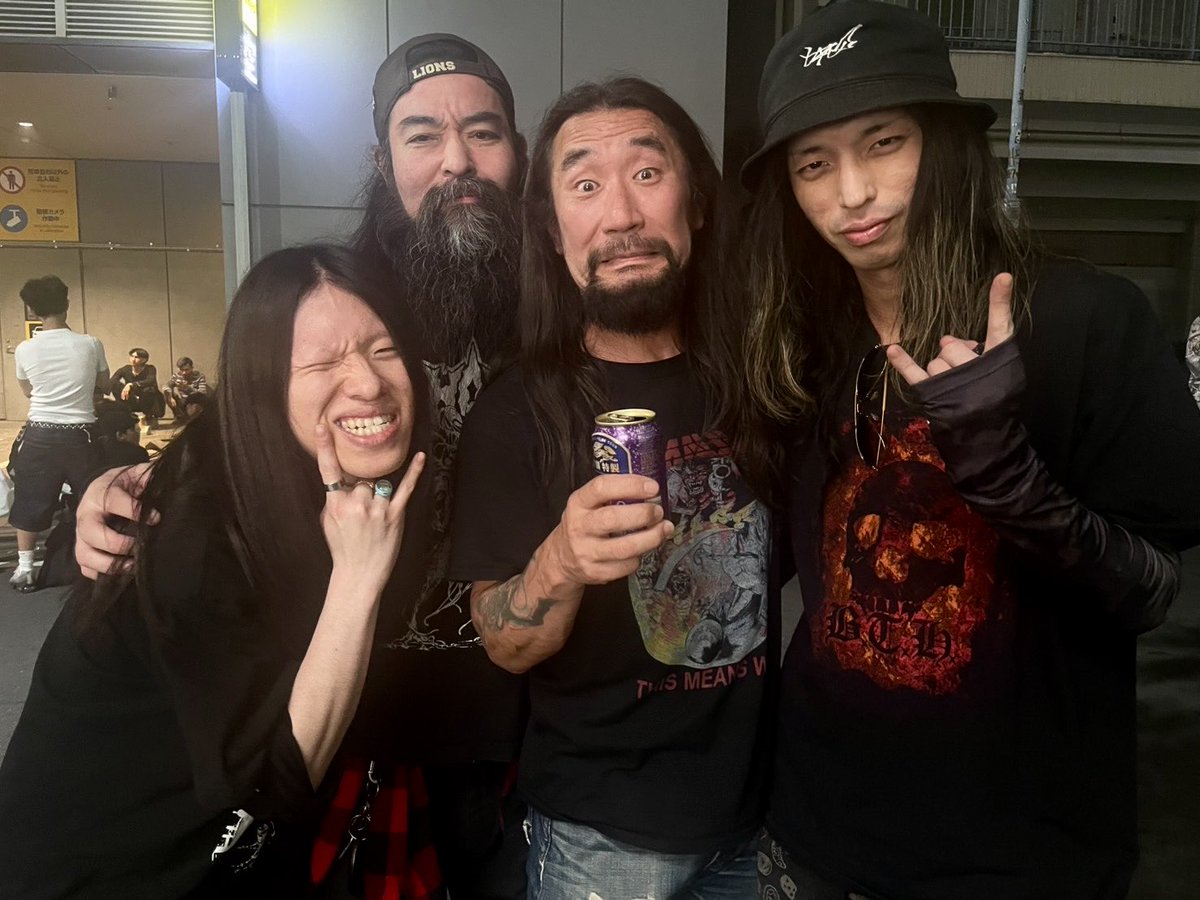 ライブおわりの新兀突骨withなんどもおなじ話をくりかえすメイデンの人