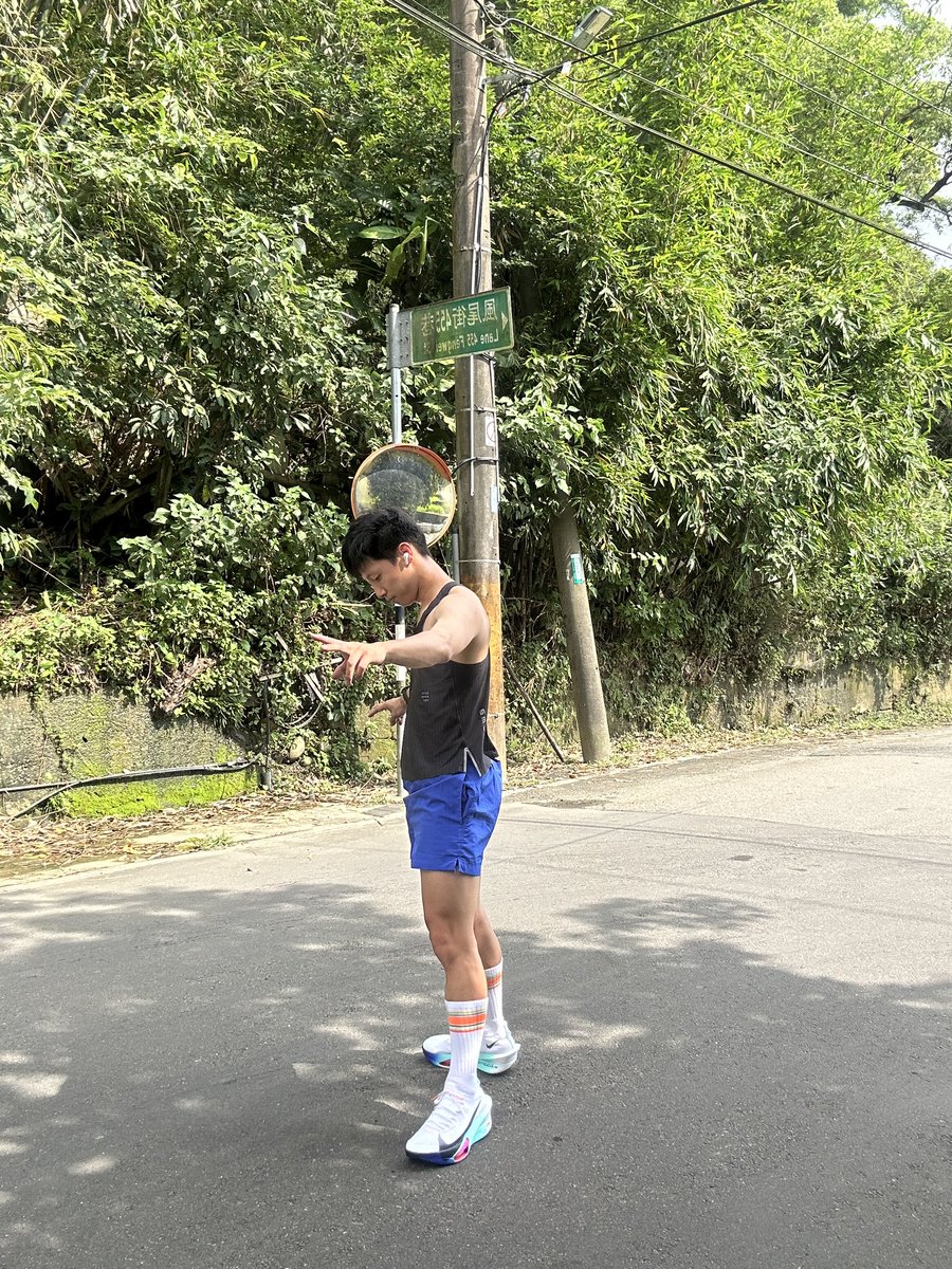 uick855558's tweet photo. 昨天去試跑我的新鞋子😍😆
順便耐熱恢復跑👍
帥吧！不是我在說🫨 https://t.co/mJOlSM7WUV