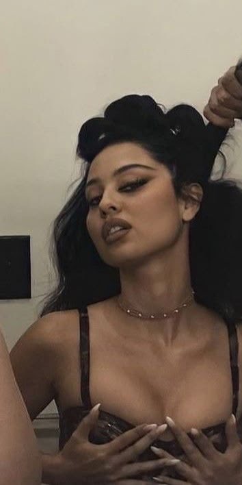 𝓵𝓸𝓿𝓮𝓻 𝓰𝓲𝓻𝓵 (@obsessedoverr) on Twitter photo 