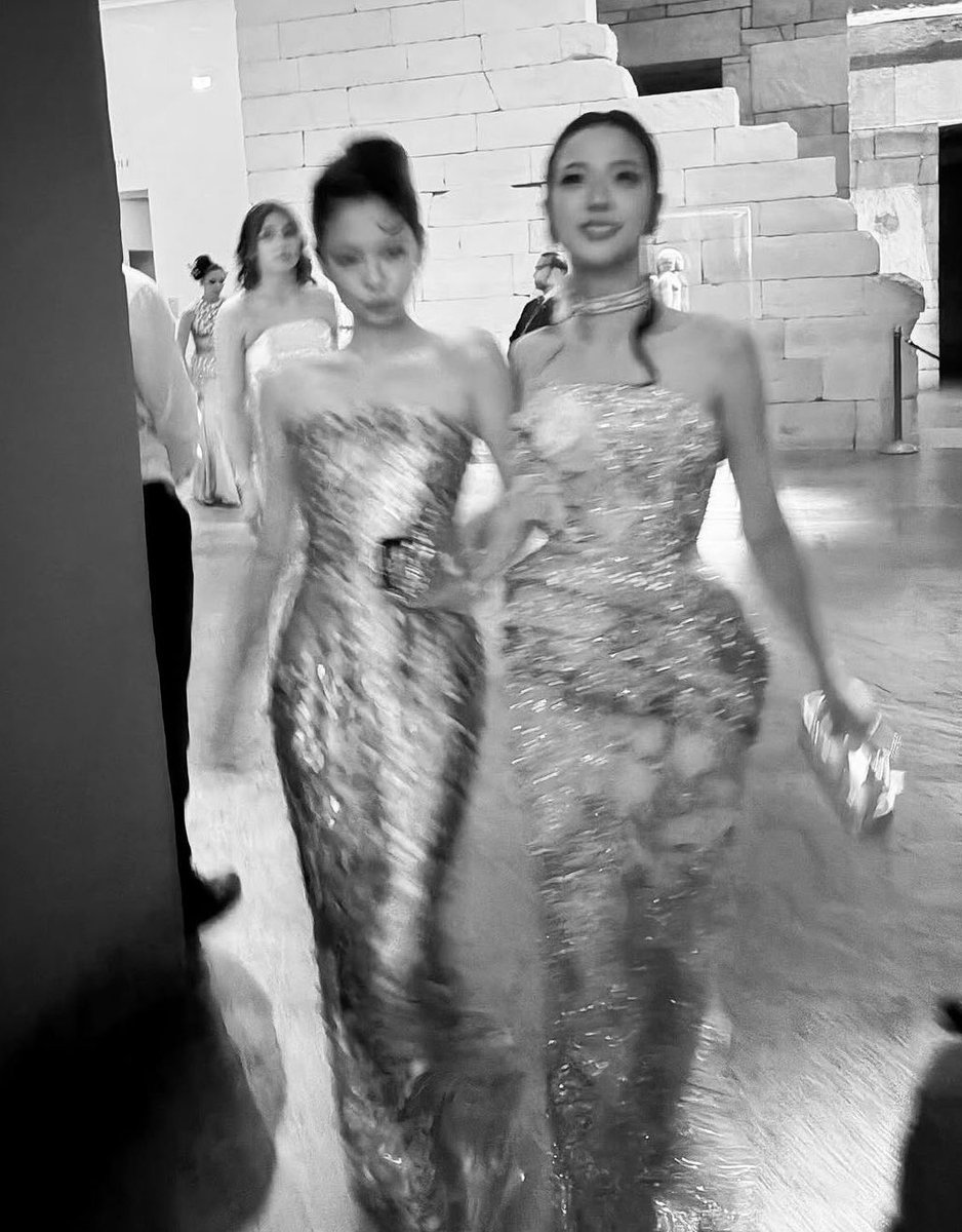 jensoo pic taken by rosie 🥰
