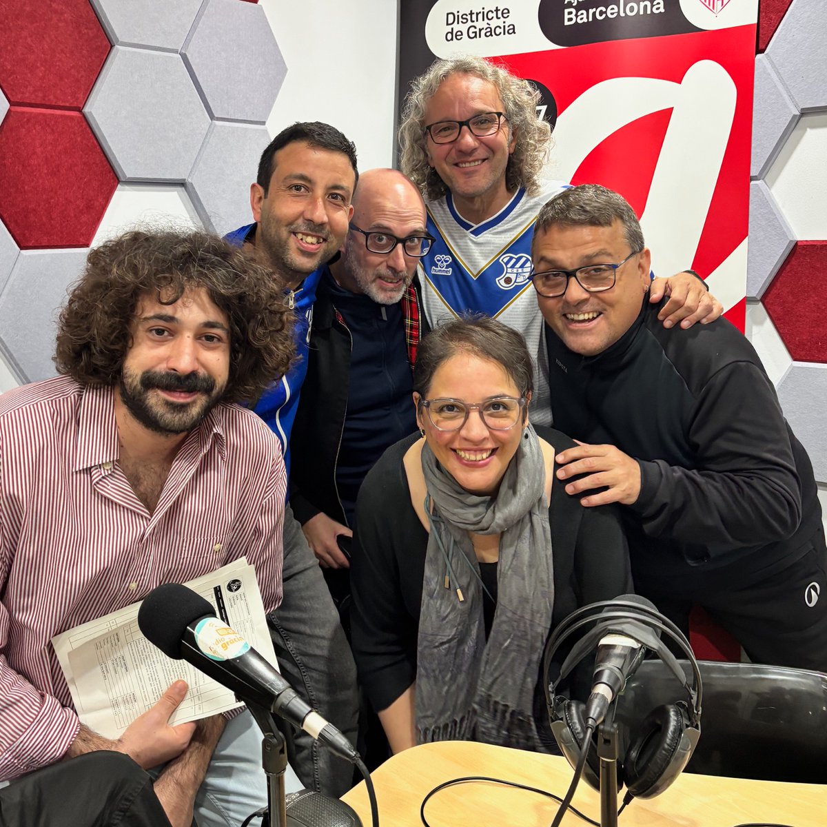 107Toc's tweet photo. 💙Toc de tertúlia Final Copa Catalunya i Play-off
🎙️Aquesta setmana el @CEEuropa disputa la final de la Copa Catalunya a Vilanova i un partidàs pel play-off a Can Dragó, d'això i més en parlem amb els socis @Traperinho i @enpezuela
📻:https://t.co/pgtZb0pgCh
@igraciacat https://t.co/TblxHspW7B