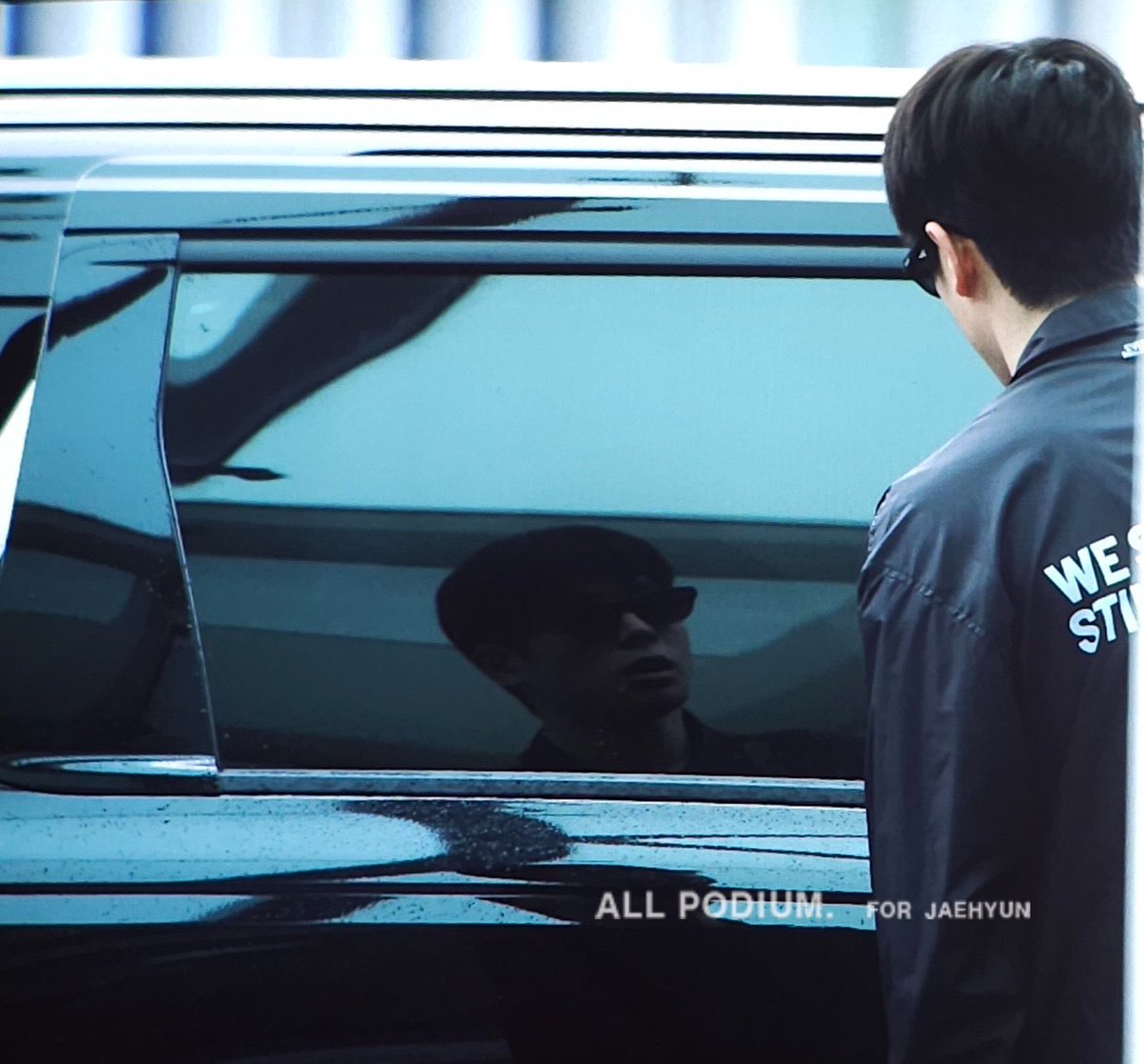 yunoceans's tweet photo. back with jaehyun and his handsome reflection on the car window https://t.co/yCvbGZ7qP4