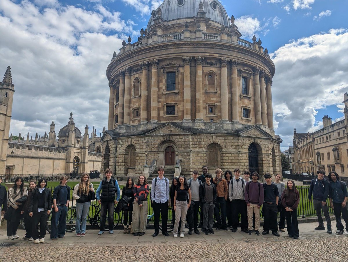 KingsdaleFS's tweet photo. 25 Year 12s in Oxford and Cambridge this month. Lab practicals in biochemistry and materials science. Personal statement guidance. And former KFS students Ben and Rosa, there to answer the question every applicant asks: do people like me study here? https://t.co/Rig5sflpLM