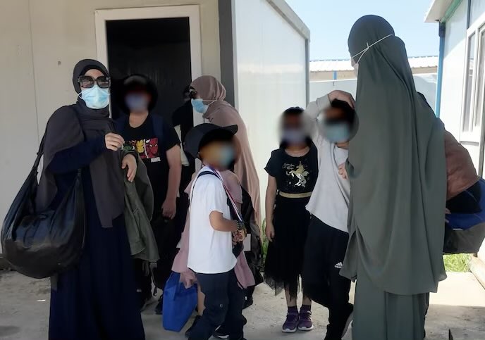 news_australian's tweet photo. Do you approve of the Australian authorities’ handling of the ISIS brides case?

DISCUSS🇦🇺👇🏻👇🏻👇🏻
#auspol #isisbride https://t.co/RbzLHdytmE