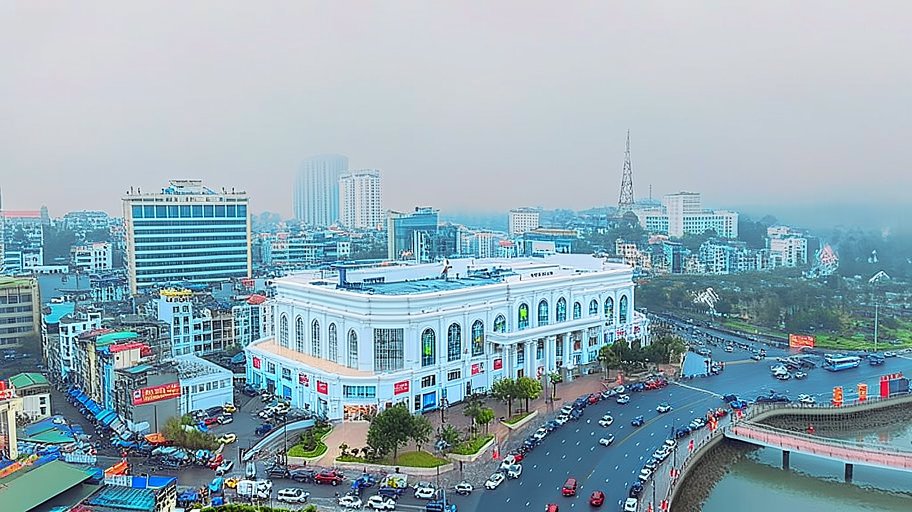 Lewis121418's tweet photo. Quảng Ninh – một miền đất khiến người ta luôn muốn quay về thêm nhiều lần nữa, để tiếp tục lắng nghe tiếng sóng biển Đông Bắc và tiếp tục tìm thấy những khoảng bình yên đẹp nhất trong tâm hồn của mình.
Photographer📸: @Lewis121418 https://t.co/RbyvtI488L