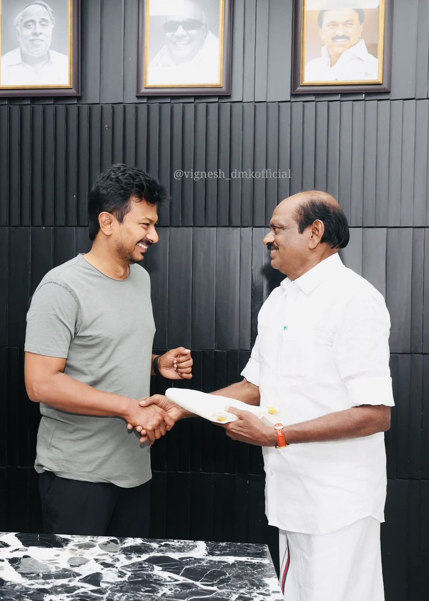 RVaithilingamdm's tweet photo. இன்று 06.05.2026 
சென்னையில் உள்ள குறிஞ்சி இல்லத்தில் 
கழக இளைஞரணி செயலாளர்
மாண்புமிகு முன்னாள் துணை முதலமைச்சர் @udhay_stalin அவர்களை சந்தித்து நன்றி தெரிவித்தேன்...
#dmk
#orathandu_constituency
#vaithilingam_for_orathandu https://t.co/CRFNn9xaug