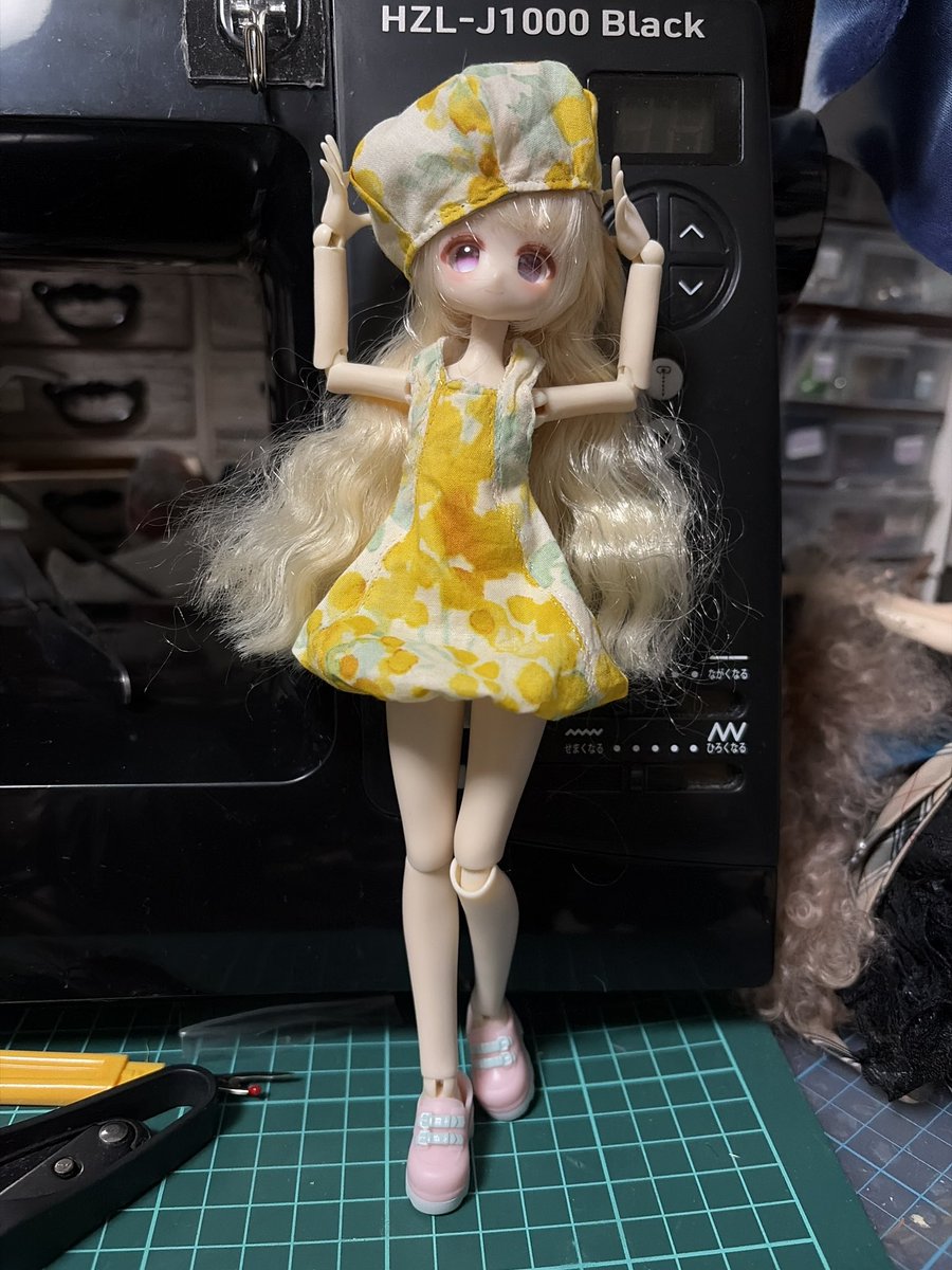 Plus1doll's tweet photo. #ブラインドドール  #20cmドール服 セットを作ろうと、ミモザに合わせてポワンなバルーンワンピを作ろうとした！

え…待ってなんか普通やん💧

て、なった＿|￣|○ il||li

もっと可愛くするﾉω･､） ｳｩ･･･ https://t.co/Apu7SiMMfP