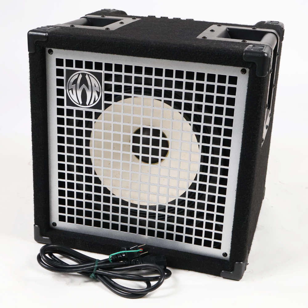 【送料込み】SWR LA10 ベースアンプ 動作良好 中古入荷🎸】ベースアンプ SWR LA10 コンボアンプ ✓ 状態：スレ傷あり