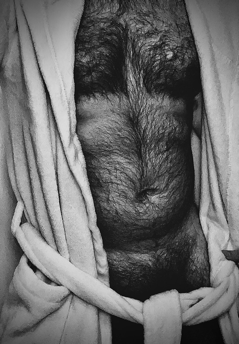 Happy furry ##Fursday 🐶 This is how I want to be instead of at work 🙌 Hope you all have a chilled day ahead 🤗