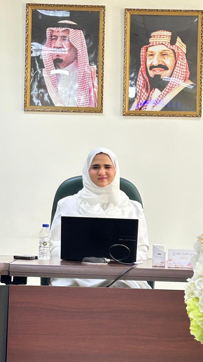 Reemajaj2's tweet photo. الحمد لله الذي بنعمته تتم الصالحات. حصلت على درجة الماجستير من جامعة الملك عبد العزيز في القانون الخاص، برسالة بعنوان "حماية حقوق المشتري في عقد بيع الوحدات العقارية على الخارطة في النظام السعودي". الحمد لله على تمام الإنجاز، وأسأل الله أن يجعل هذا الإنجاز خطوة في طريق العطاء المستمر. #جامعة_الملك_عبدالعزيز #بيع_العقار_على_الخارطة