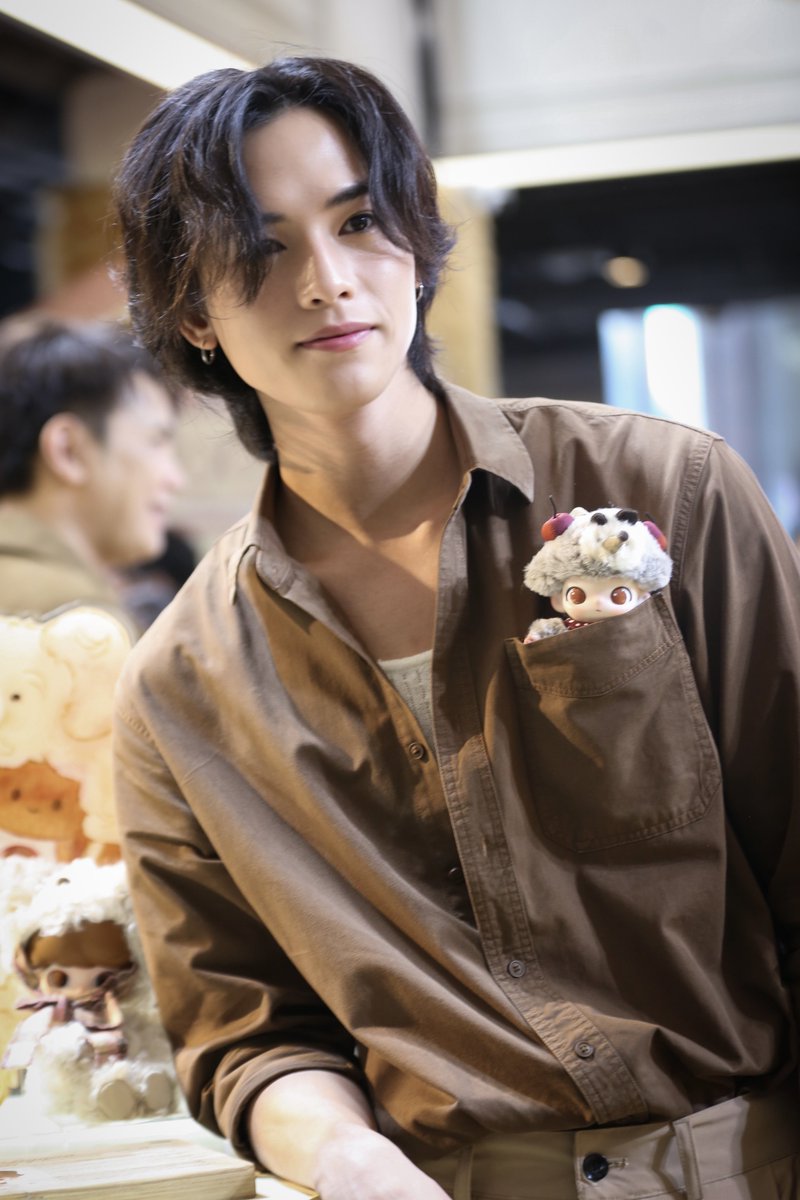 flukefanbase's tweet photo. Brown Boy!
DIMOO 9th BD x FLUKE
#DIMOO9THBIRTHDAYTH
#FlukePongsapat #ฟลุ๊คจ์พงศภัทร์ https://t.co/6mGzvPKcKC