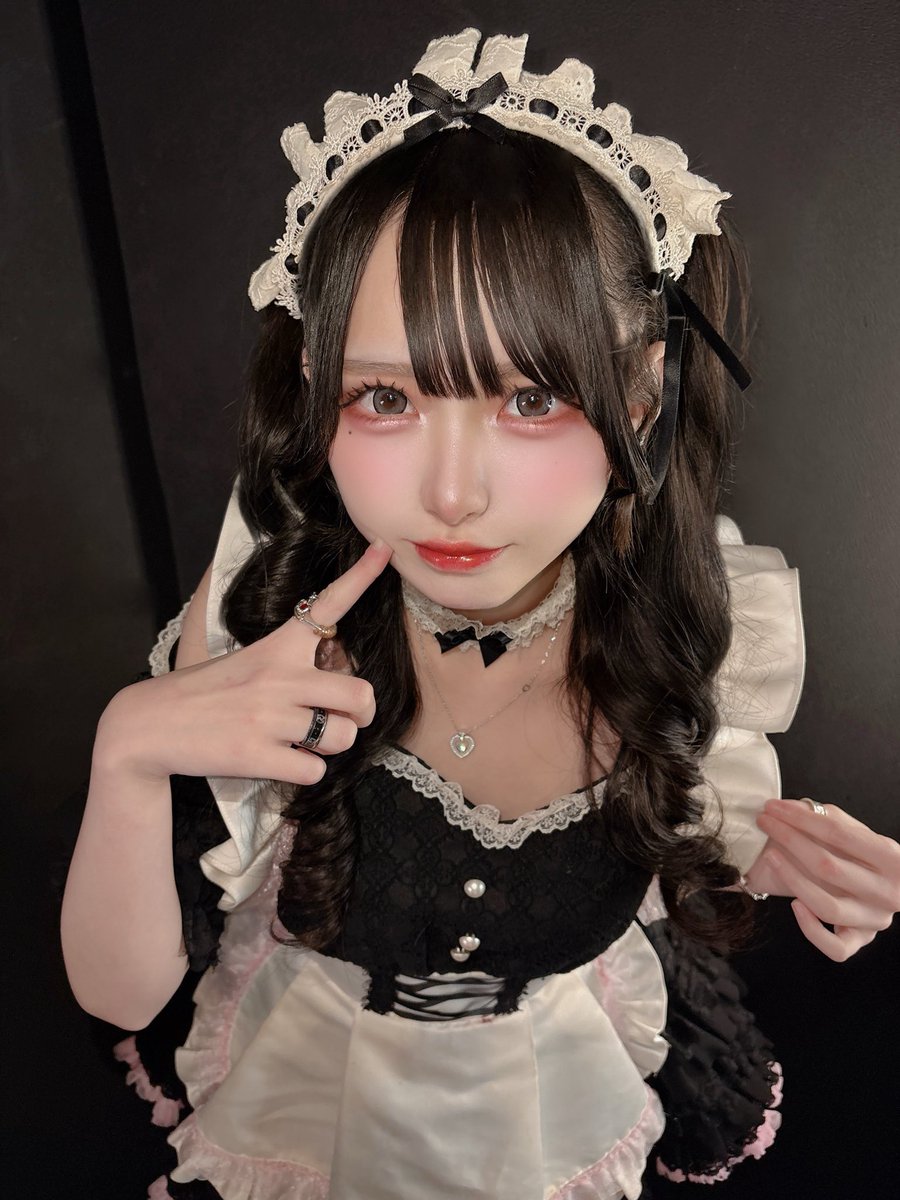 みう tweet media