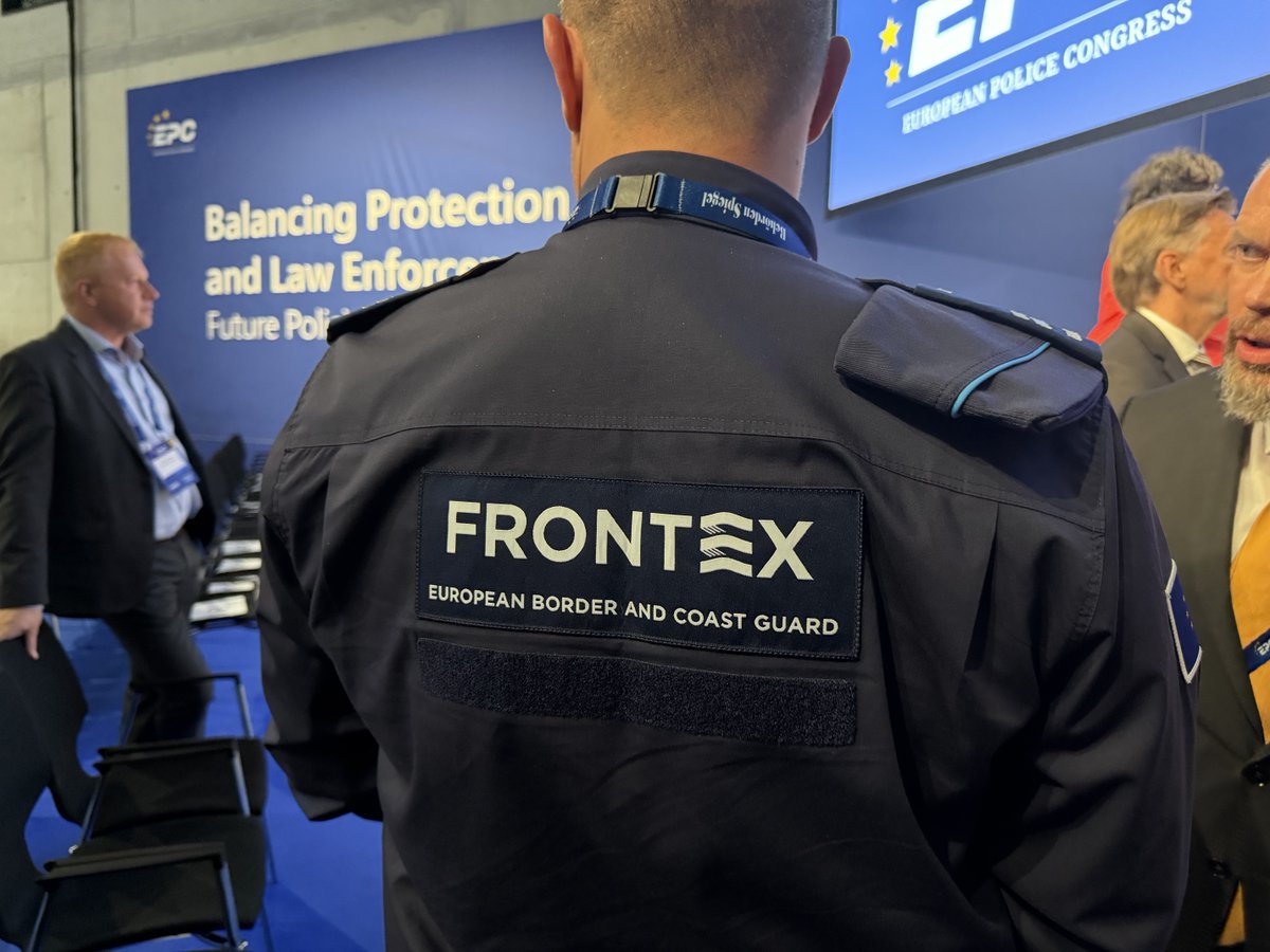 ProllUwe's tweet photo. Das Volumen der operativen Kräfte unter FRONTEX-Regie soll auf 20.000 anwachsen, hiess hiess es gestern auf dem Europäischen Polizeikongress.#EPC26 https://t.co/viIhtIjVBO