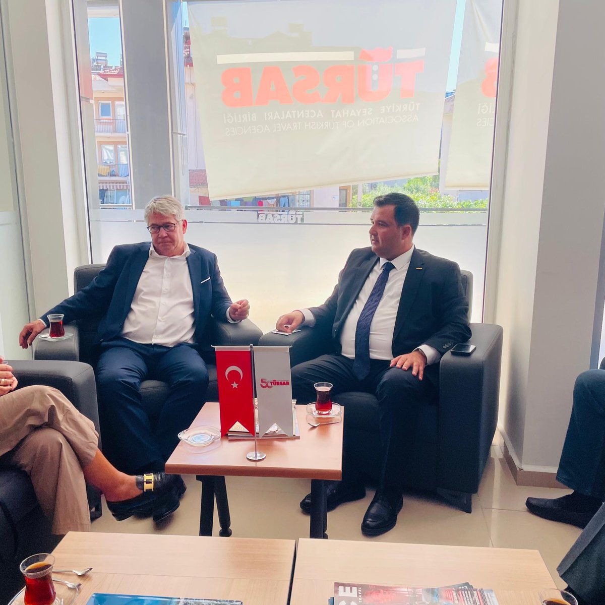 tursaborgtr's tweet photo. Alman Seyahat Birliği (DRV) Başkanı Sayın Albin Loidl ve DRV Yönetim Kurulu Üyesi Sayın Songül Göktaş-Rosati TÜRSAB Batı Akdeniz Bölge Temsil Kurulumuzu ziyaret ederek BTK Başkanımız Sayın Özgen Uysal ve Yönetim Kurulu Üyelerimiz ile bir araya geldi.

Yapılan toplantıda iki ülke arasındaki turist sayısının arttırılması için yapılabilecek çalışmalar, pazarlama stratejileri ve iş birliği olanakların geliştirilmesi konuları ele alındı.

Nazik ziyaretleri için Sayın Albin Loidl'e ve Songül Göktaş Rosati'ye teşekkür ederiz.