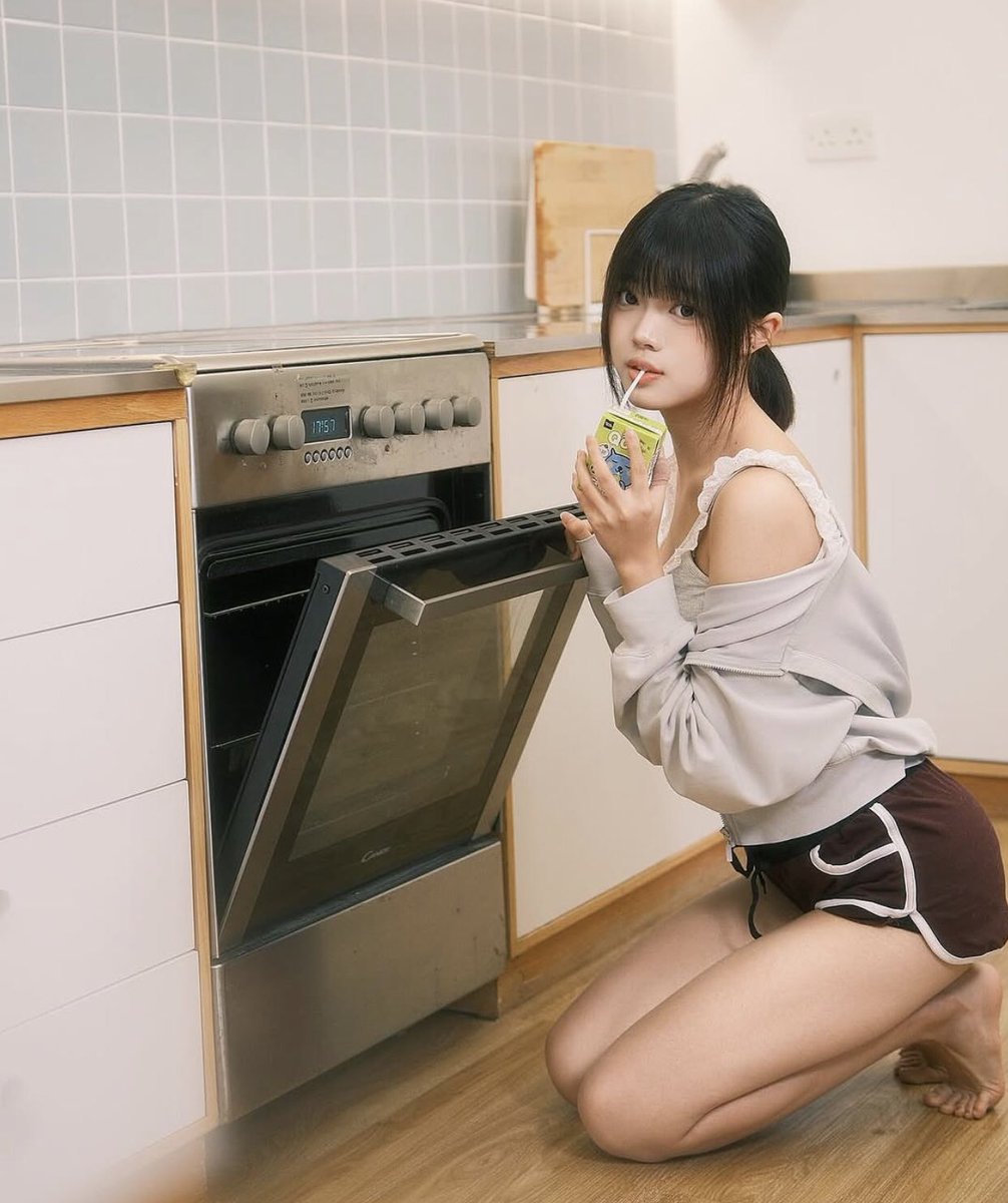 08’s 唔小心凸左粒lin 出嚟 tweet media