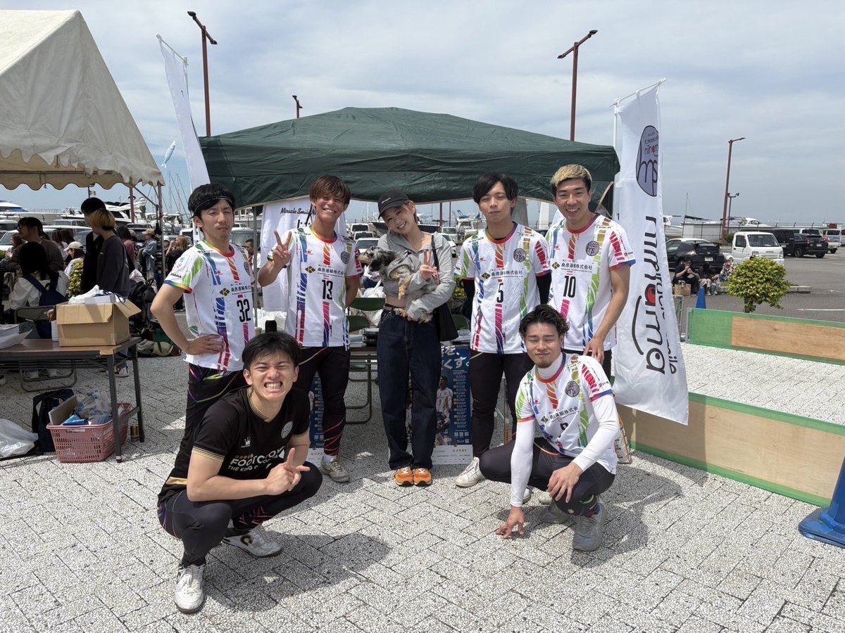 【イベント報告】
先日、マリンパーク新居浜で開催されたカレーフェス🍛に参加しました🙌🏼

ステージにて開幕戦の告知🎤
をさせて頂いた後に
体験ブースにて選手と1vs1対決を行いまして沢山の方々が体験に来てくださいました😊

ありがとうございました🙇🏻‍♂️