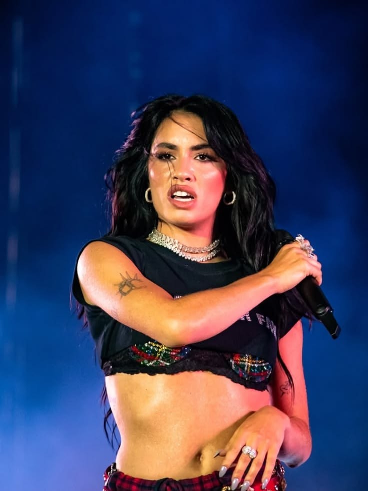 Lali Esposito fan🇮🇹 (@alma_lali) on Twitter photo 
