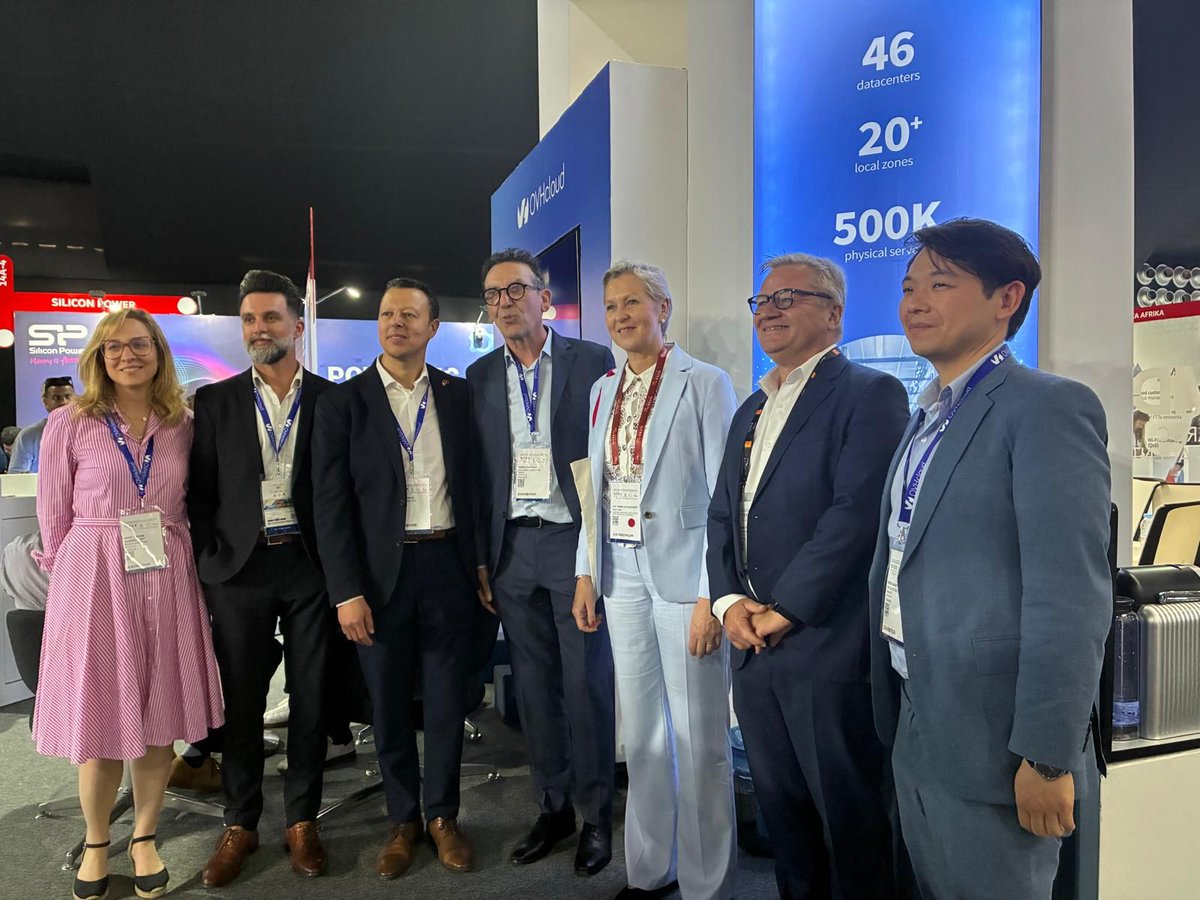 OVHcloud_FR's tweet photo. 🌍 Retour sur un mois d’avril riche en événements pour OVHcloud : #GITEXAfrica, #DevoxxFrance, Paris Blockchain Week, EthCC et #GOEntrepreneurs.
Cloud souverain, IA, Web3, innovation et entrepreneuriat : merci à toutes les équipes, partenaires et communautés rencontrées 🤝 https://t.co/2vT4WE03lk
