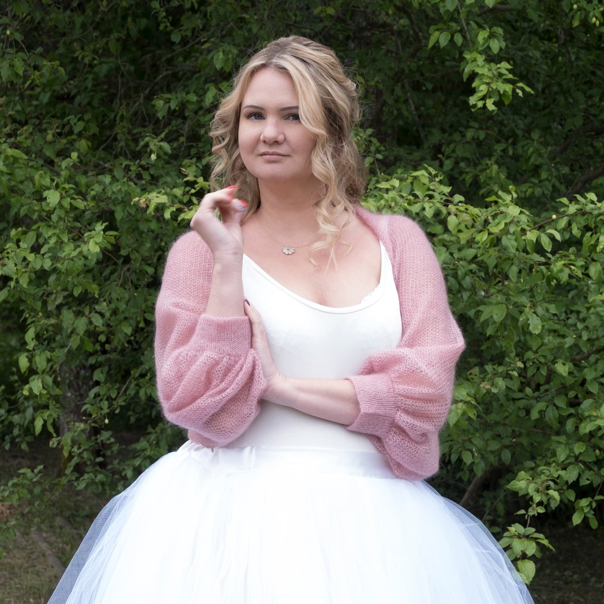 SuperSoftKnits's tweet photo. Add a soft, romantic touch to your wedding outfit with this handmade Old Rose bridal bolero #Bridal #Bolero #Knit #WeddingSweater #BridalCoverUp #Handmade #Wrap #Bridesmaid #OldRose
https://t.co/k0dSYZMQyH https://t.co/XKDF81JySA