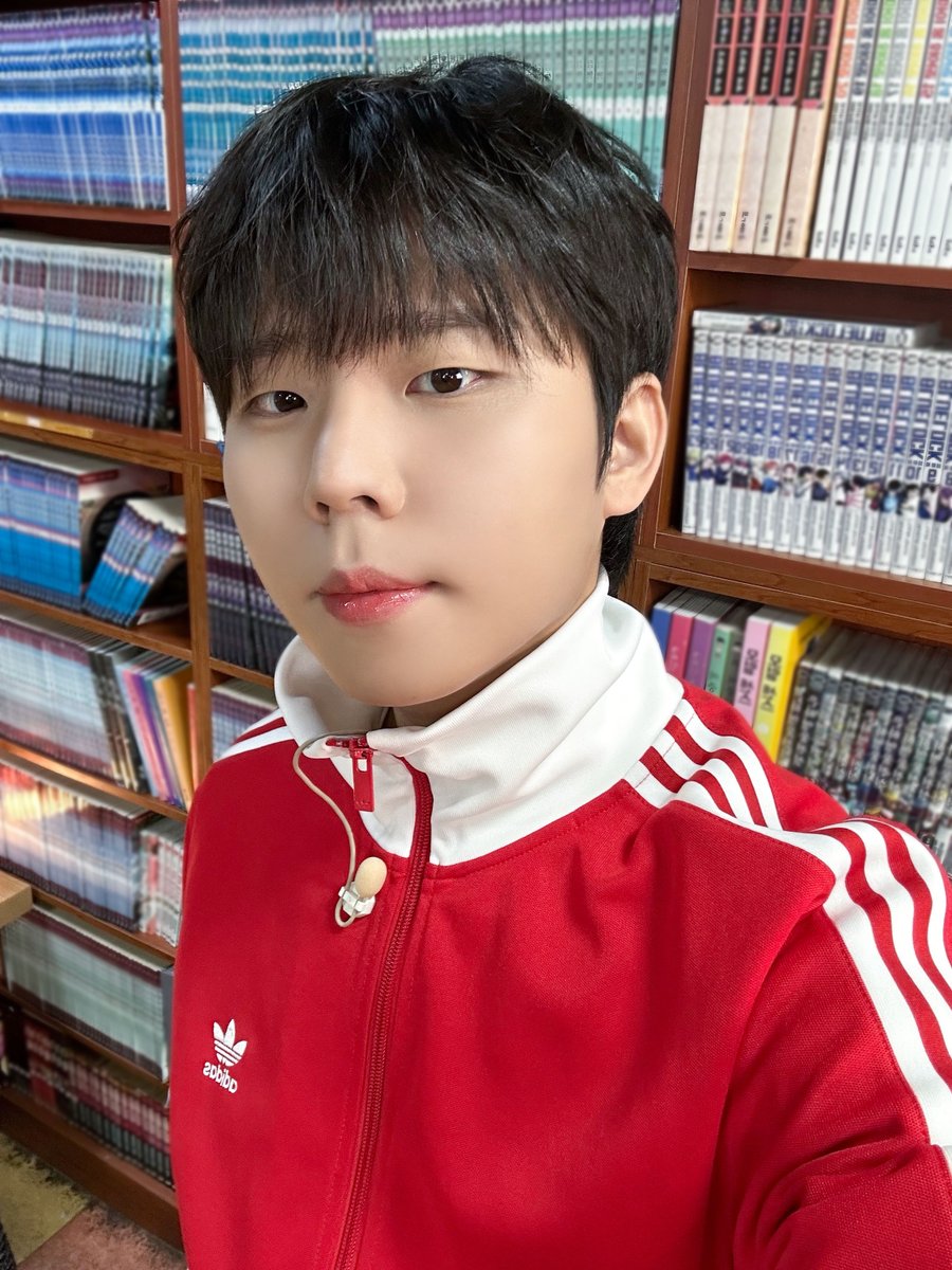meet_the_seung's tweet photo. 가수가 된 알바짱🩹

🔗https://t.co/KAK0XLSCKX

#정승환 #JungSeungHwan
#노래방옆만화방 https://t.co/shsnGpAjb9