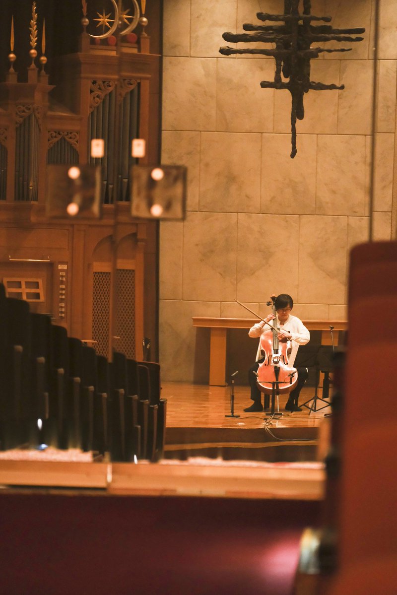 チェロと声と小さいギターの音楽会
「音みる夜」先日の"勝手に通し稽古"の録音
内容ダメすぎて良かった。
本番の気をつけポイント明らかになったから。
明日5/8(金)19時〜
ルーテル市ヶ谷にて
音楽会と言う名のチェロ漫談
当日でも余裕で入れます
20時15分終演。夜の街に繰り出してください！