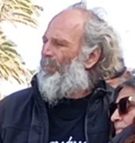 #Κρητη #δολοφονία  Μωρη ξεφτιλισμενη κότα δεν άξιζες να λεγεσαι πατερας.Ντροπιασες το νεκρό παιδί σου με αυτό που έκανες.Χτυπησες πισώπλατα ένα παιδάκι και μετά τον κλωτσουσες κιόλας.Σκατοψυχος,σιχαμενος και ανάξιος για να μεγαλώνεις παιδί Εύχομαι να ψοφήσεις στην φυλακή