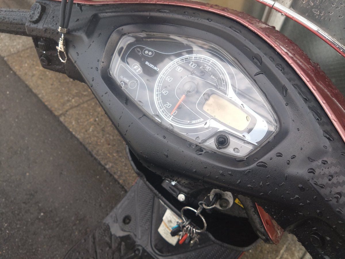 洗車も、ギアオイルの交換も完了、あとでエンジンオイル交換します🛵
今回の走行距離は2177km🛣️
使ったガソリンは51.47L⛽️
と言うことで、平均燃費は42.29km/Lという極めて良好な結果に満足😆
