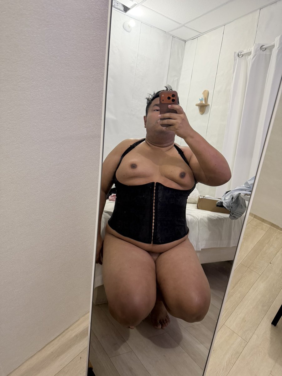 SissyAzhy's tweet photo. Compré una bonita y vaporosa lencería junto con un corset, me gustó como me quedó 💁🏻‍♀️

#lencería #fag #sissy #femboy #trans https://t.co/iWnCyde6bN