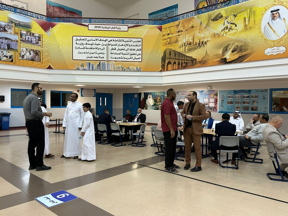 m_binjassim's tweet photo. بحضور الأستاذ الفاضل / فيصل النعيمي مدير المدرسة والأستاذ / محمد يوسف النائب الاكاديمي والأستاذ / سعد المهندي عُقد اجتماع أولياء الأمور مع اعضاء الهيئة الاكاديمية لمناقشة نتائج منتصف الفصل الدراسي الثاني . https://t.co/KFQrtfgziJ