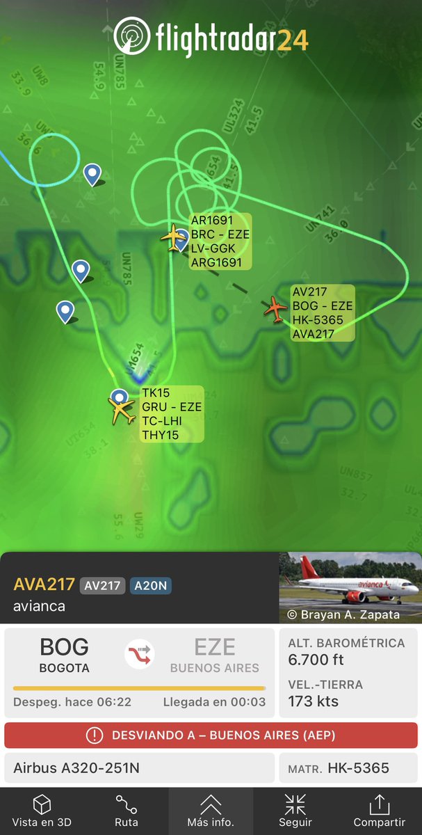 SpottersArg's tweet photo. 🇦🇷 Tras frustrar en Ezeiza y Aeroparque, el AR 1691 de Aerolíneas Argentinas se desvía a Montevideo 

El avianca 217 también pone rumbo hacia la capital uruguaya https://t.co/qSFPpQlRu9