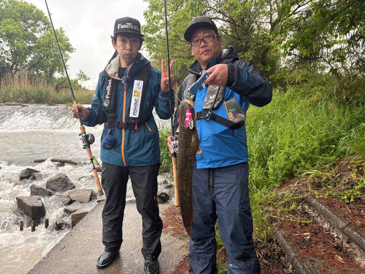 fishinglover_tk's tweet photo. 5/2🎣見逃し配信中！
#ナマズ トップゲーム開幕🔥
水面炸裂バイト炸裂🐟✨
迫力満点の一撃は必見👀
ぜひチェック！
#Viva #トップウォーター #ナマズデイゲーム #でんぐりガエル鯰SP
@Viva_Aquawave @fishing_you_
■オススメ動画⬇️
https://t.co/sTCBAJeDJX
■関連記事⬇️
https://t.co/8PQUqbSDks https://t.co/L0v686f942