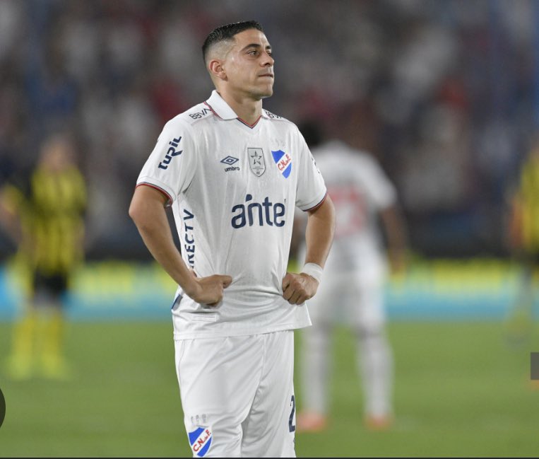 FraanFern4ndez's tweet photo. Camilo Candido es el jugador con menos nivel futbolístico que vi en mucho tiempo y eso que tuvimos presencia del gran “Keke Almeida” https://t.co/v8ULiWeRsX