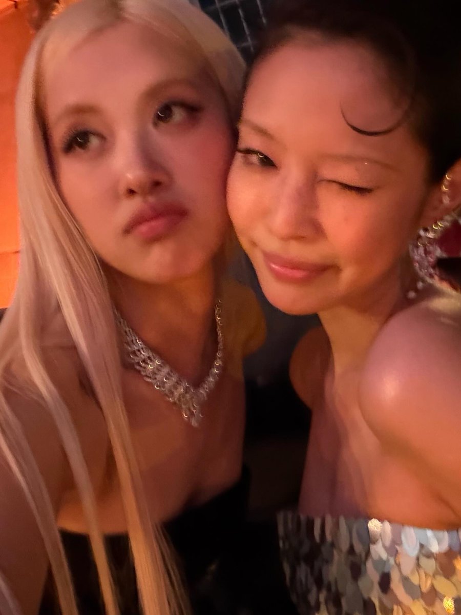 뚜 tweet media