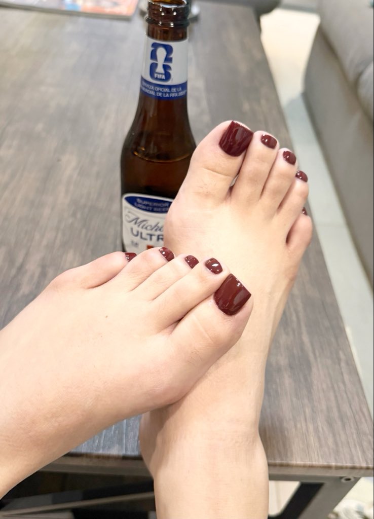 Emma feet 👣 tweet media