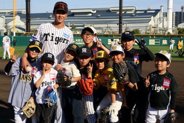 阪神タイガース tweet media
