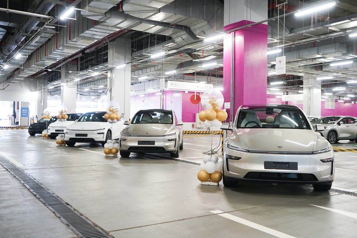 Tesla Macau 澳門 tweet media