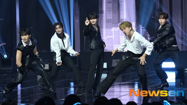 Kstyle_news's tweet photo. 【PHOTO】TWSからORβITまで、5/6放送の「SHOW CHAMPION」に出演 
https://t.co/Acl5flK4lM 

#SHOWCHAMPION https://t.co/k3lewgOvHK