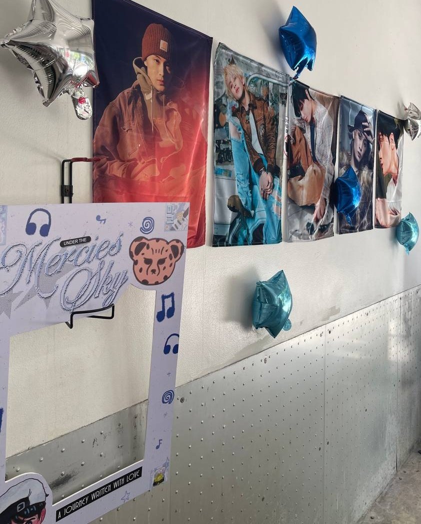fallforyjm's tweet photo. my first mark lee cse in mnl💙✨️

tysm @markminph 🫶

#InfiniteJourneyWithMark
#MinhyungsBlueSky
#UnderTheMerciesSky https://t.co/qXWNYq6Q51