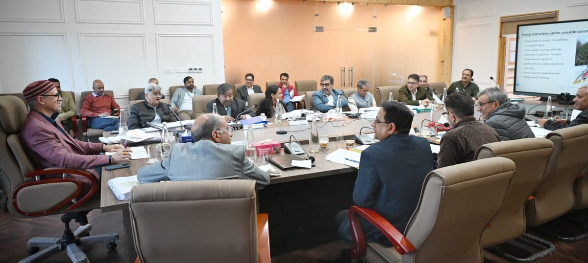 RisingKashmir's tweet photo. #Upgradation of #GulmargGondola to boost local economy: #Omar

@OmarAbdullah @manojsinha_
@diprjk

https://t.co/YxpaBtW4KA https://t.co/xcni5GrIco
