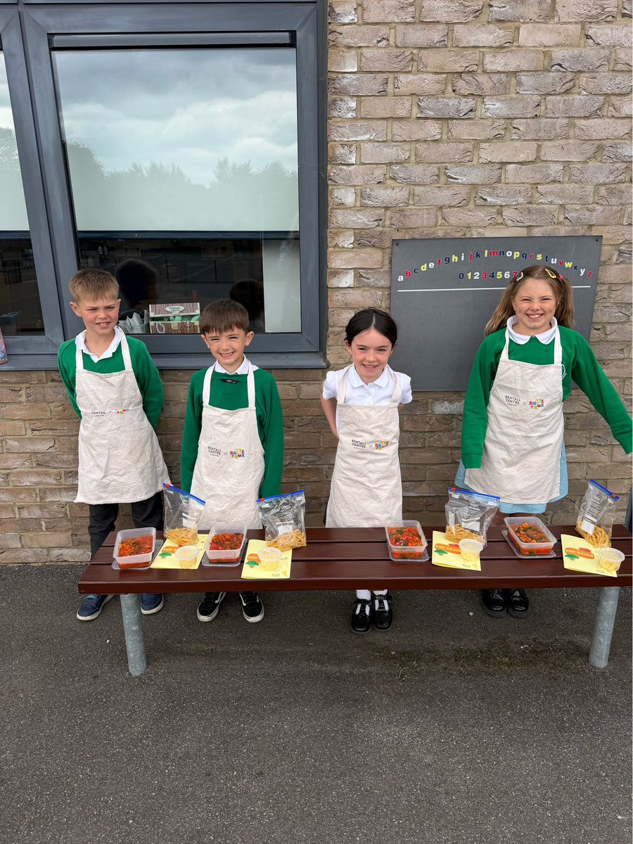 HurstParkSchool's tweet photo. Mama Mia! ๐ฎ๐น๐ Our Cooking Club stars whipped up a delicious one-pot Italian pasta today. From chopping to tasting, they handled the heat perfectly! ๐จโ๐ณ๐ฅ Who knew one pot could taste this good? #Cookinglessons @LEOacademies #foodtech https://t.co/aITGGbJ6fS