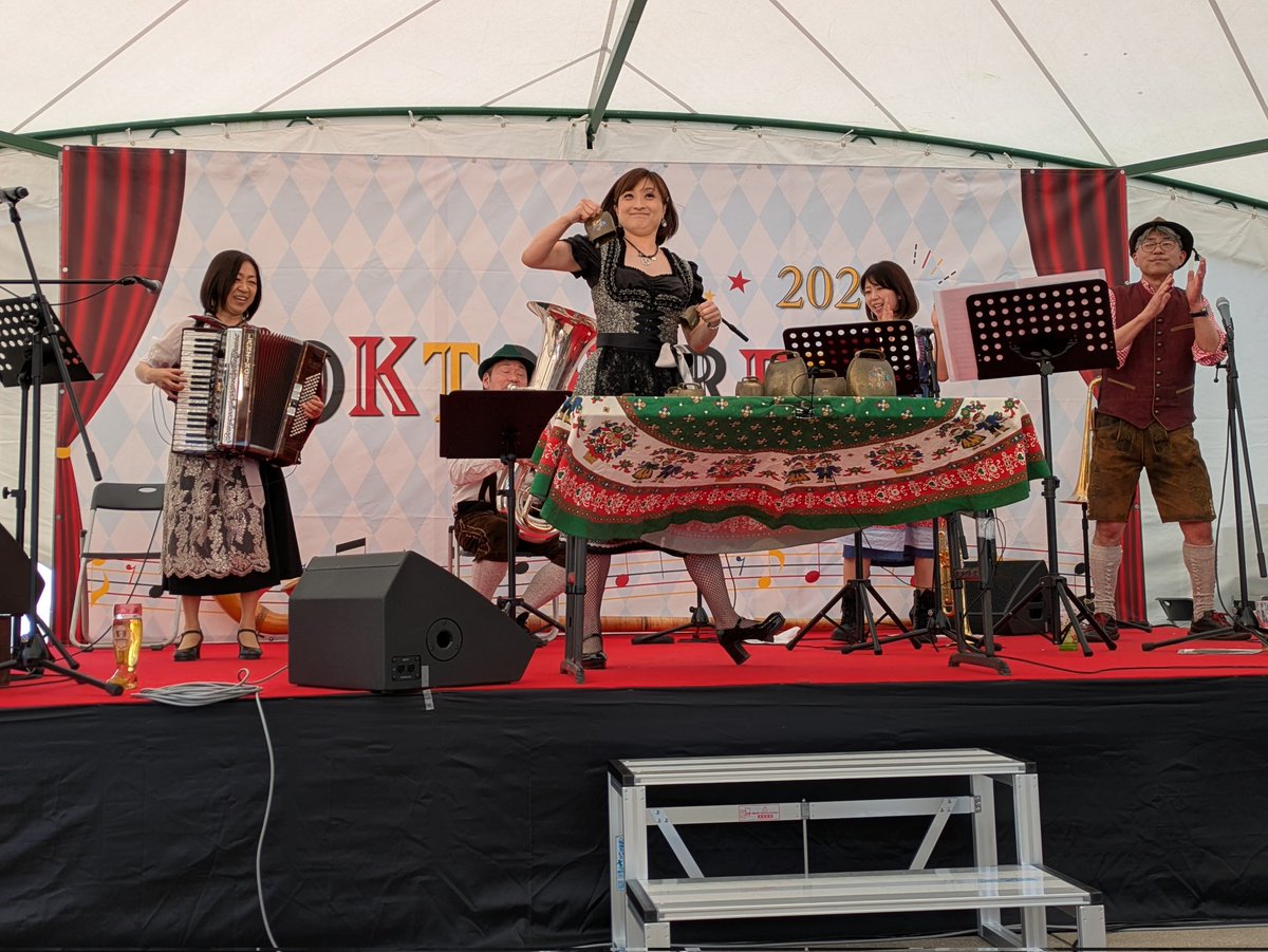 mikiohni's tweet photo. 今日5/7から最終日5/10までの4日間ドイツ民謡などはアルプス音楽団の皆さんです。
 #神戸オクトーバーフェスト 2026 
@beerhoursfes
公式HP👉https://t.co/o87rMQBc25 https://t.co/ztQ78QJpnD