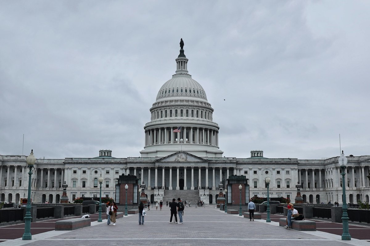 LATEST: 🇺🇸 The White House is targeting July 4 for passage of the CLARITY Act, says crypto adviser Patrick Witt, who called it "a tremendous birthday present for America."