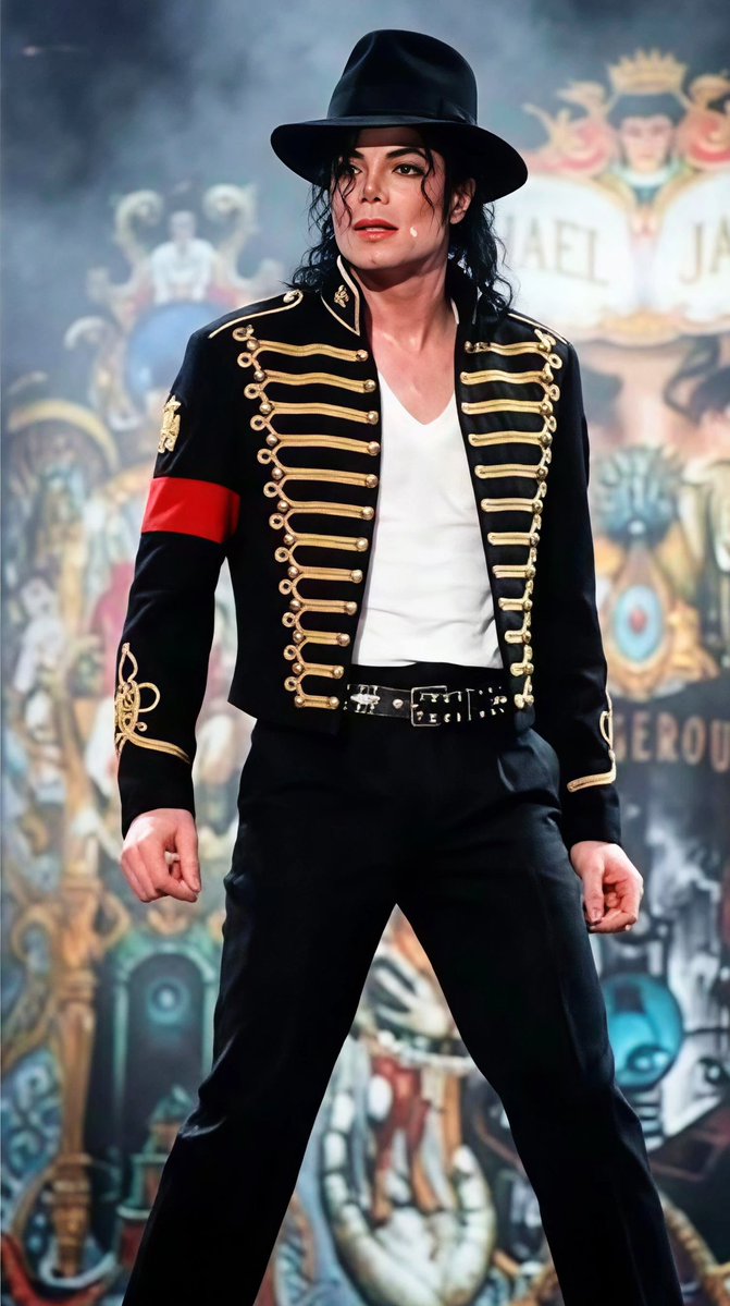 The story began with a child onstage and ended with theimmortallegend MichaelJackson...
A journey that was exceptional by all accounts...
And it is still told to this day that he is the best in history🔥🔥🔥🔥🔥🔥🔥🔥🔥🔥