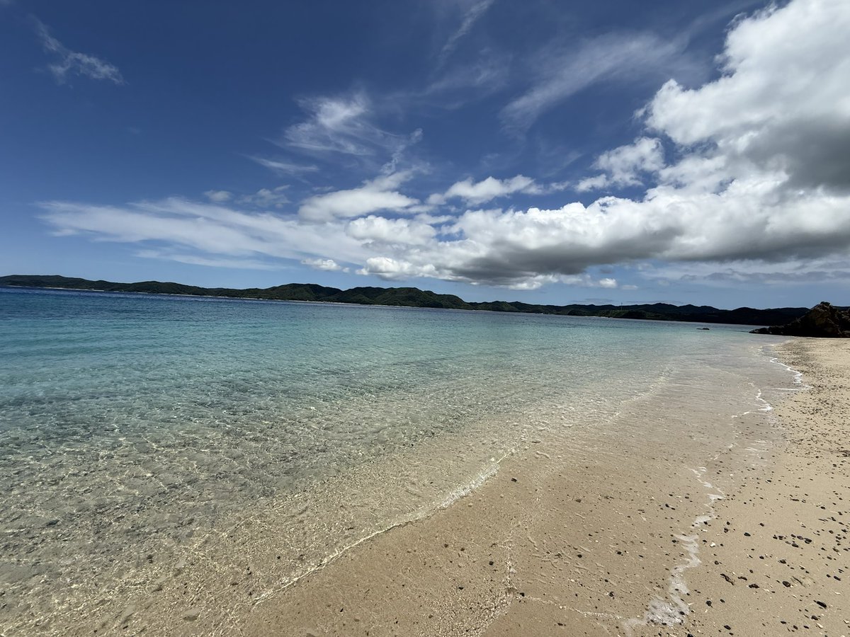 _James_0319_'s tweet photo. 超綺麗な海に癒されております🏝️
まだまだ、GWさせてもろてまーす🍺 https://t.co/pUYIEvPw4J
